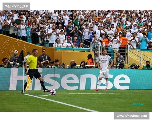 欧冠赛场激战连连,最新比分揭晓争夺激烈引爆球迷热情 欧冠赛场激战连连,最新比分揭晓争夺激烈引爆球迷热情